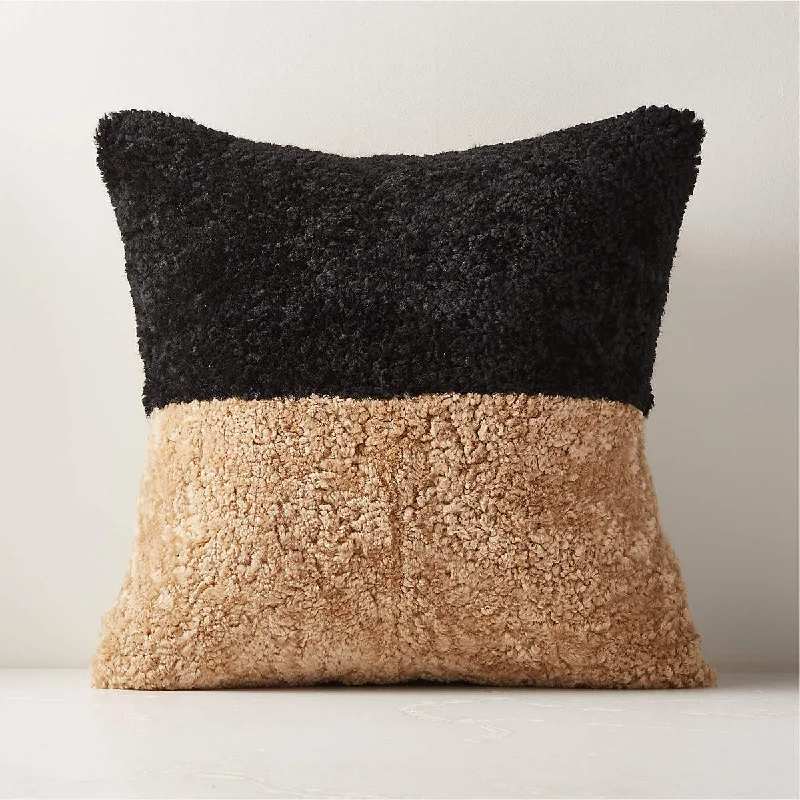 Plush Pillows for a Cozy Bed20" TWO-TONE SHEARLING THROW PILLOW