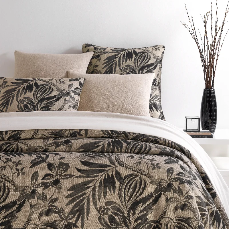 Teen - room duvet covers with trendy and age - appropriate patternsAntigua Linen Black Duvet Cover