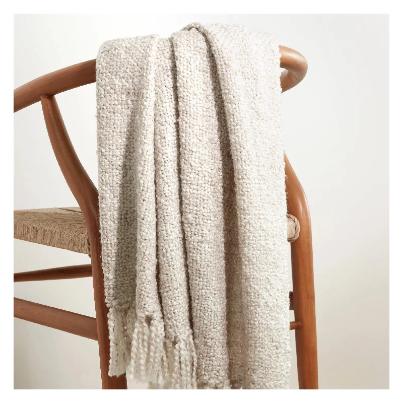 Chenille blankets with a thick and fuzzy textureBoucle Natural Throw