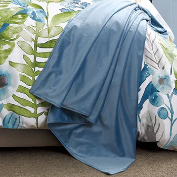 Rayon from bamboo blankets for a silky and breathable feelDutch Velvet Throw