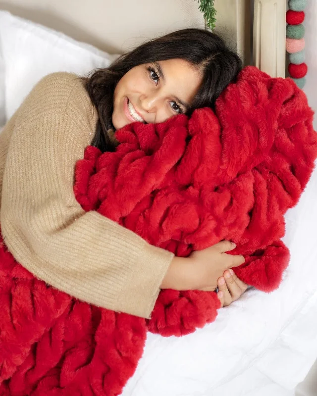 Cashmere blankets for ultimate softness and luxuryHugs Red Blanket