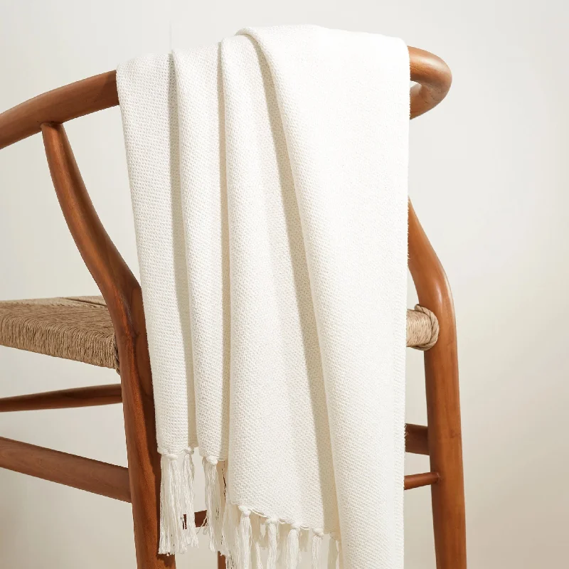 Bamboo fiber blankets with natural antibacterial propertiesLogan Dove White Throw