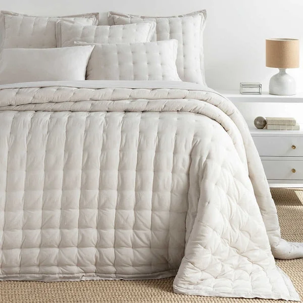 Anti - dust mite duvet covers to keep the sleep environment cleanPine Cone Hill Cozy Cotton Puff