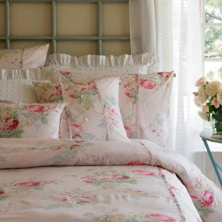 Solid - colored duvet covers in classic colors like white, black, and navy for a timeless lookTaylor Linens Shore Rose Petal Duvet