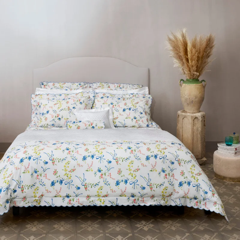 Linen duvet covers with a natural texture and breathabilityPratesi Vivaio Bed Linens