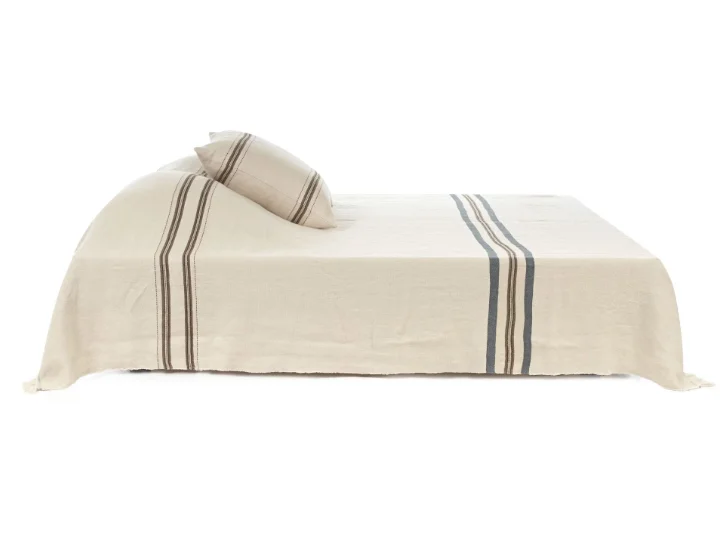 Wrinkle - resistant duvet covers for a neat and tidy lookLibeco Vourkari Coverlet