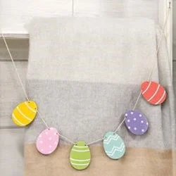 Bed skirts for beds with a wooden frameWooden Easter Egg Mini Garland